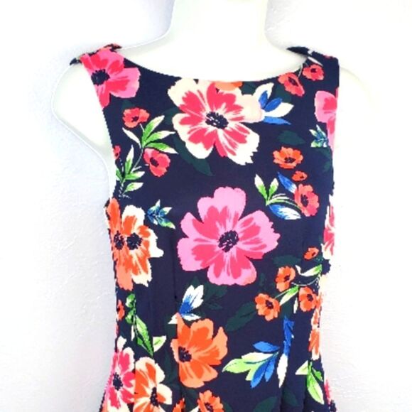 VINCE CAMUTO Dress - Picture 1 of 6